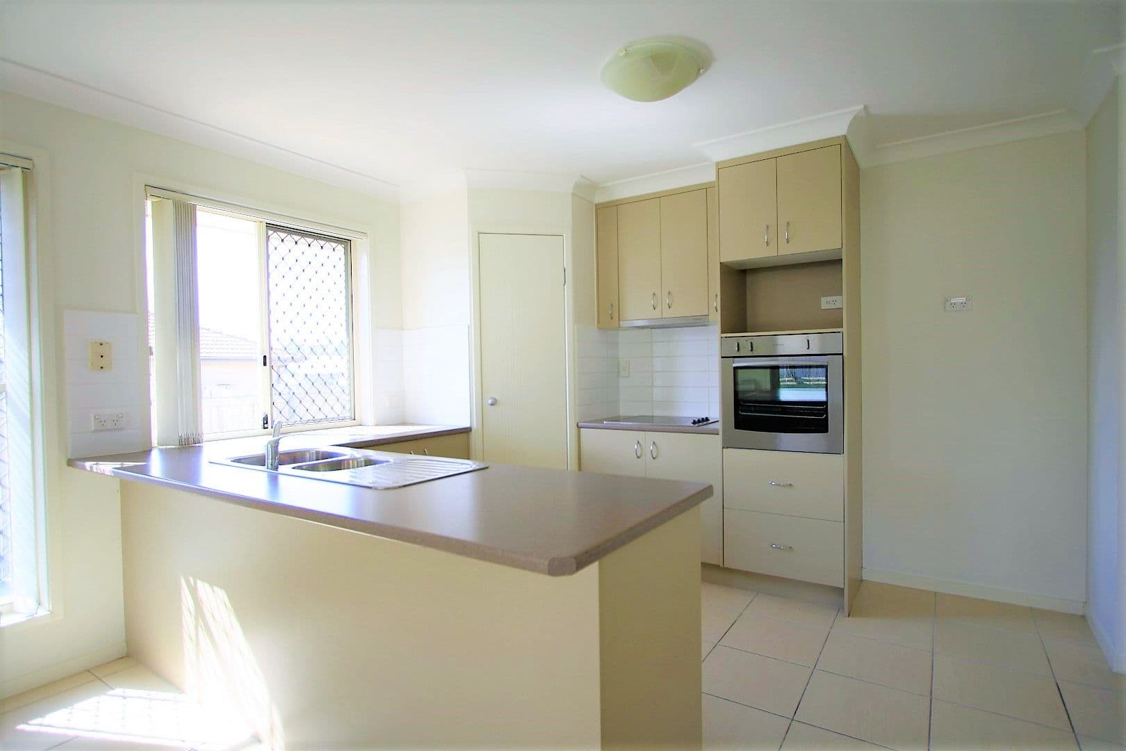 22 Gordon Drive, Bellbird Park QLD 4300, Bellbird Park - Thumbnail 2