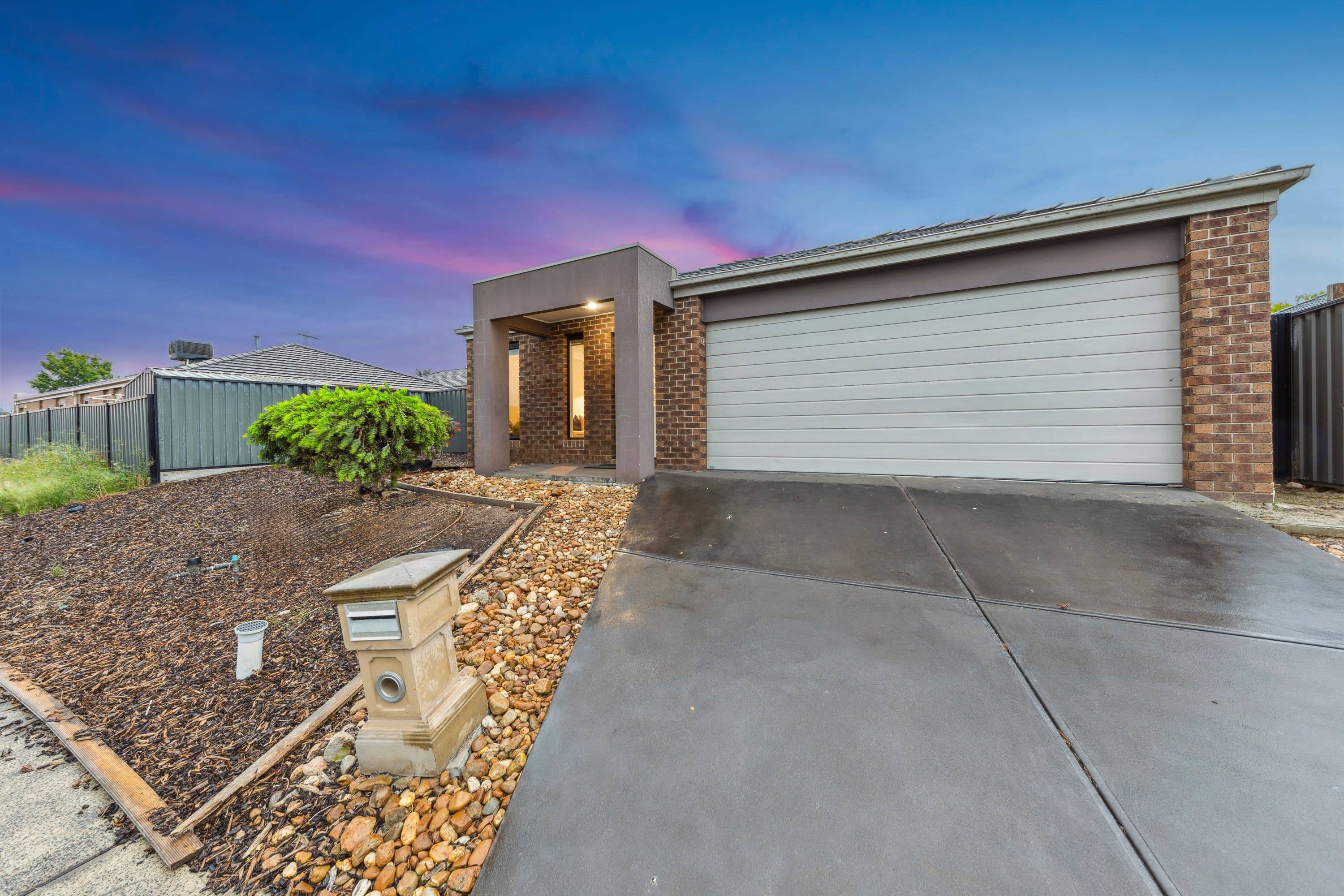 40 Victoria Place, Pakenham VIC 3810, Pakenham - Thumbnail 2