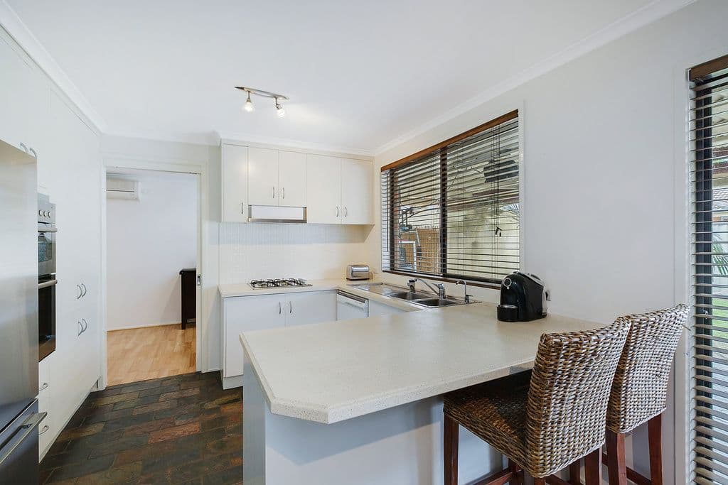 14 Coronet Close, Epping VIC 3076, Epping - Thumbnail 2