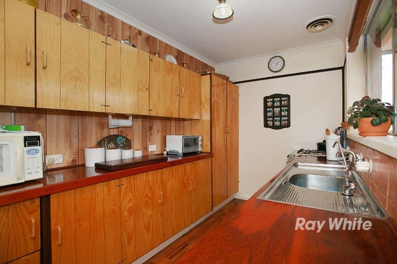 5 Timberglade Drive, NOBLE PARK NORTH VIC 3174, Noble Park North - Thumbnail 7