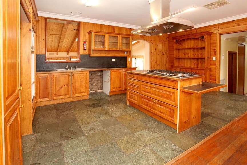 49 Packham Crescent, GLEN WAVERLEY VIC 3150, Glen Waverley - Thumbnail 2