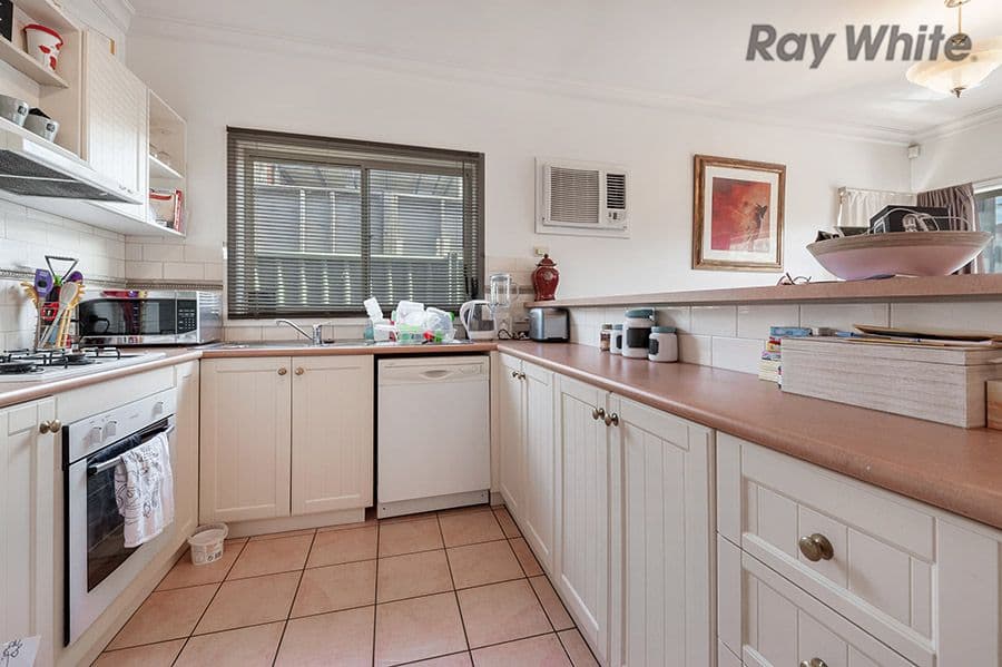 14 Windsor Gardens, Caroline Springs VIC 3023, Caroline Springs - Thumbnail 4