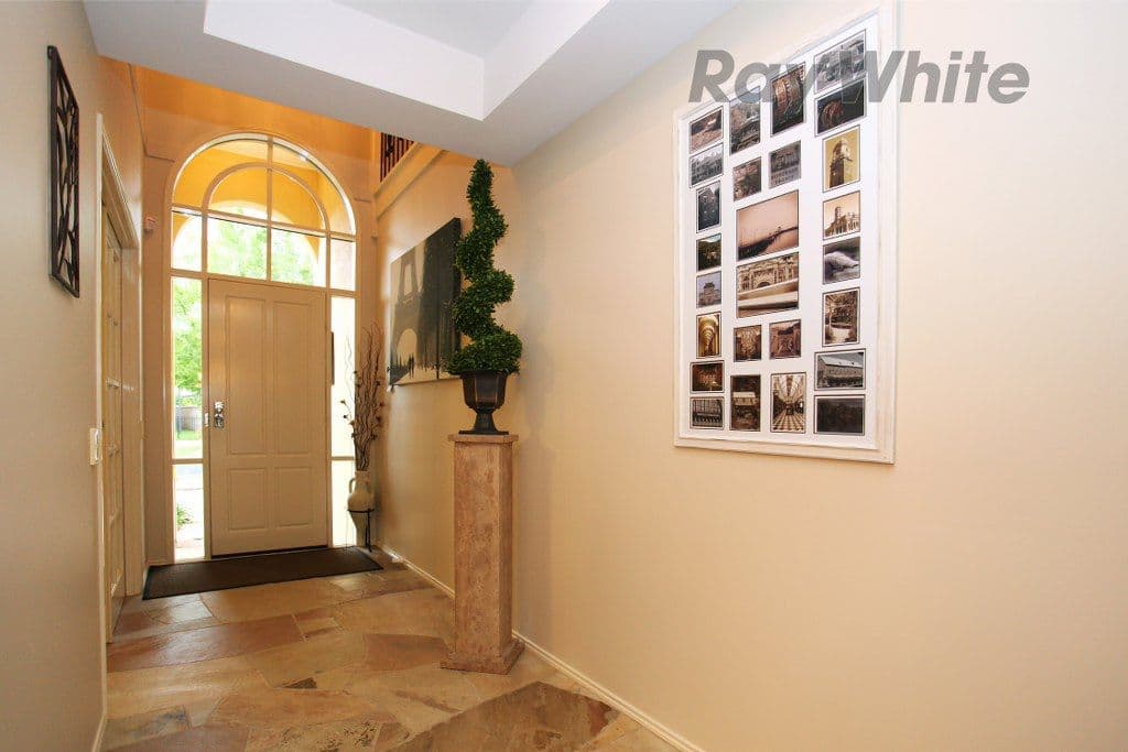 62 Vaucluse Boulevard, SANCTUARY LAKES VIC 3030, Sanctuary Lakes - Thumbnail 3