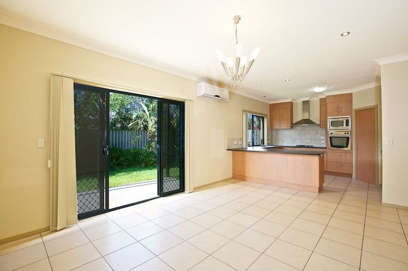 8 Ontario Court, OXENFORD QLD 4210, Oxenford - Thumbnail 3