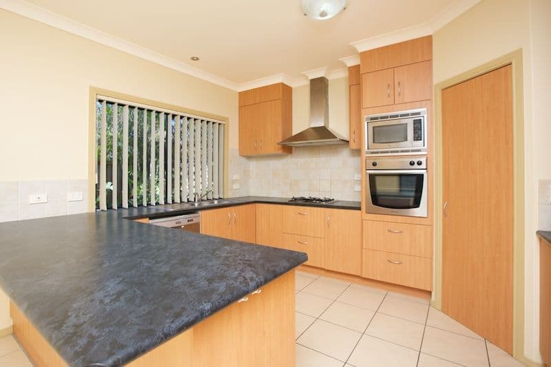 8 Ontario Court, OXENFORD QLD 4210, Oxenford - Thumbnail 4