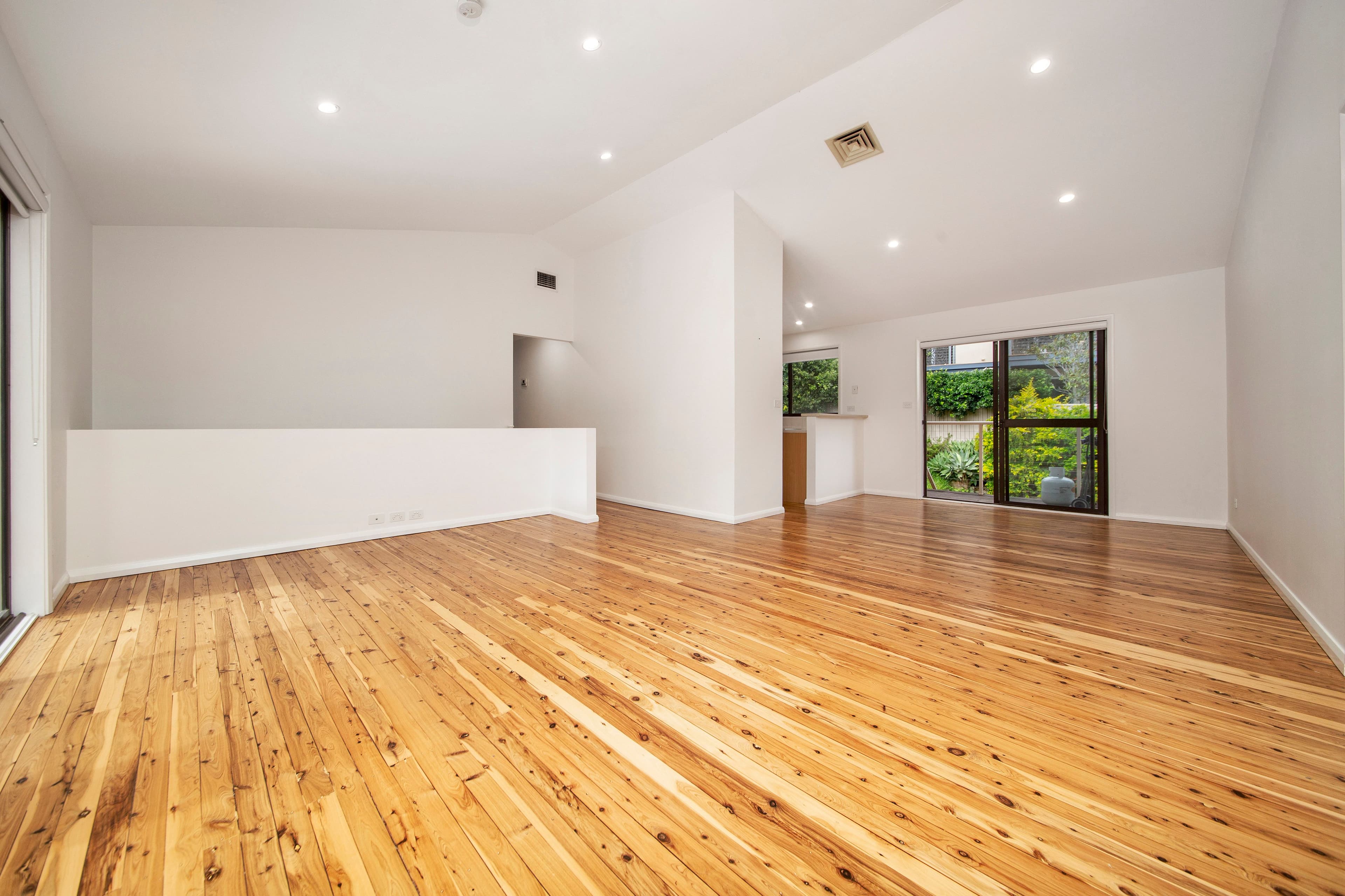 12 Illaroo Street, Bangor NSW 2234, Bangor - Thumbnail 7