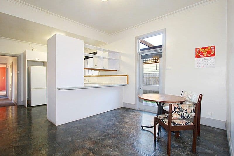 63 Carlisle Crescent, Hughesdale VIC 3166, Hughesdale - Thumbnail 3