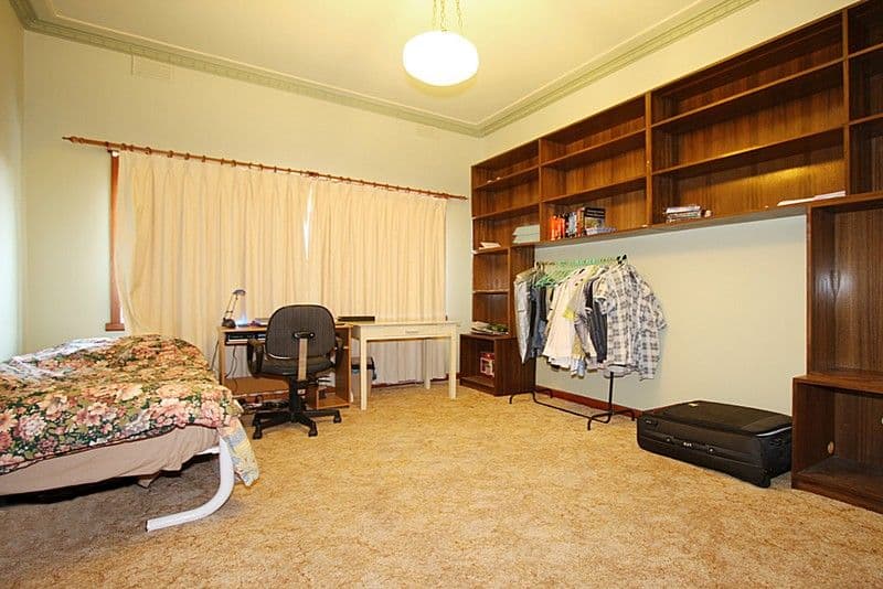 63 Carlisle Crescent, Hughesdale VIC 3166, Hughesdale - Thumbnail 4