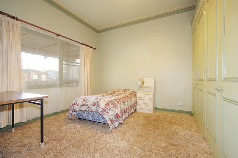 63 Carlisle Crescent, Hughesdale VIC 3166, Hughesdale - Thumbnail 5