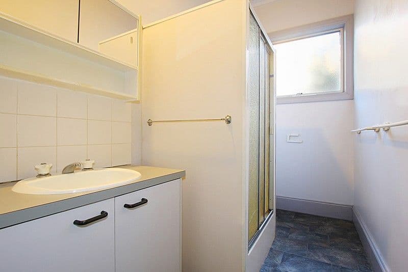 63 Carlisle Crescent, Hughesdale VIC 3166, Hughesdale - Thumbnail 7