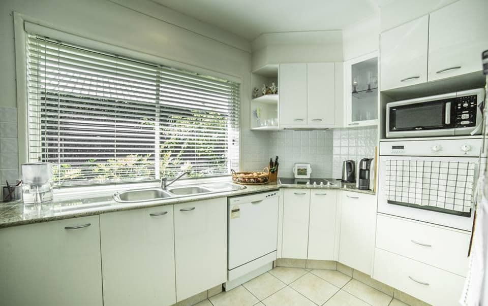 272 Ashmore Road, BENOWA QLD 4217, Benowa - Thumbnail 7