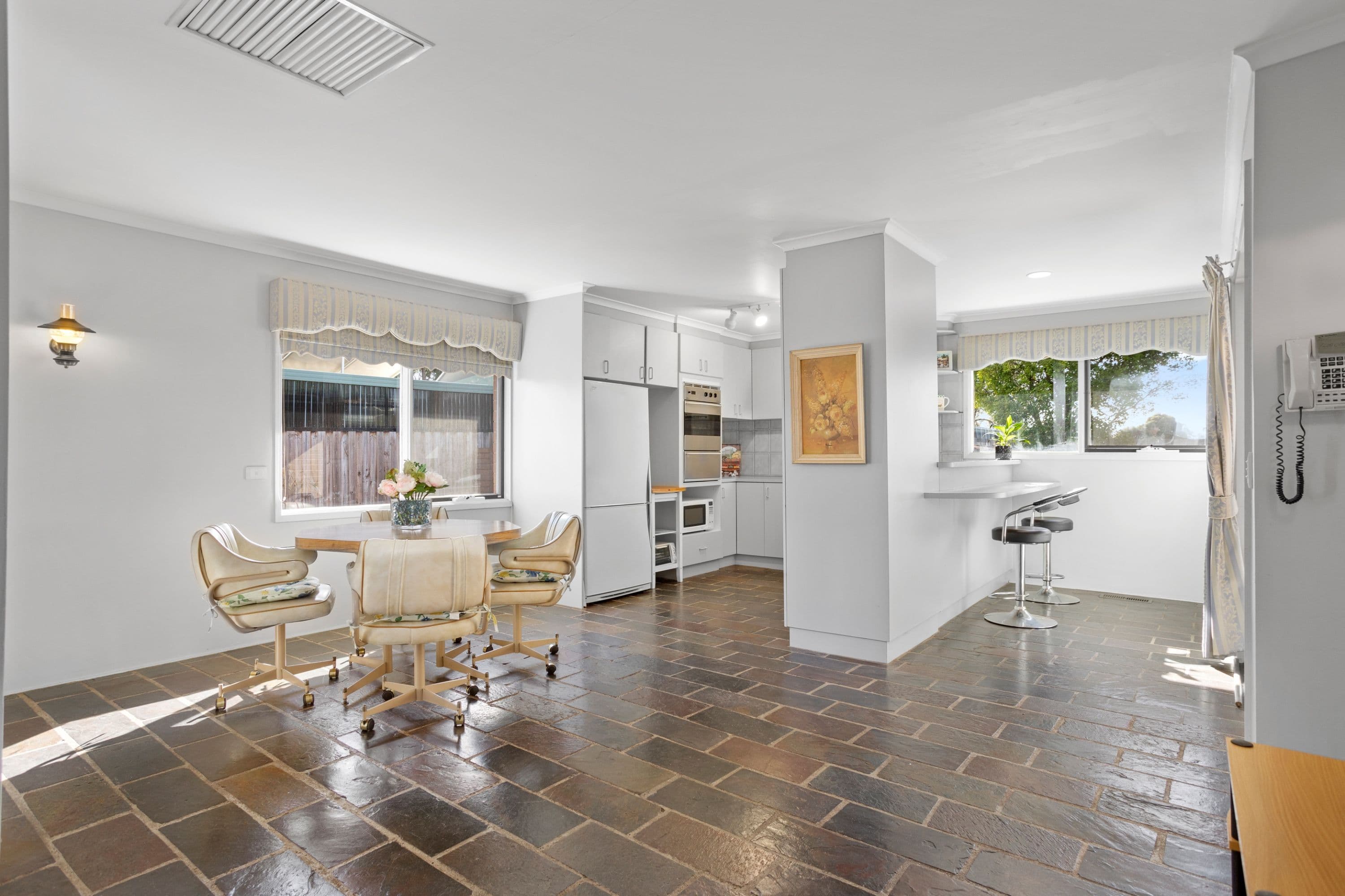 24 Savannah Crescent, Epping VIC 3076, Epping - Thumbnail 3