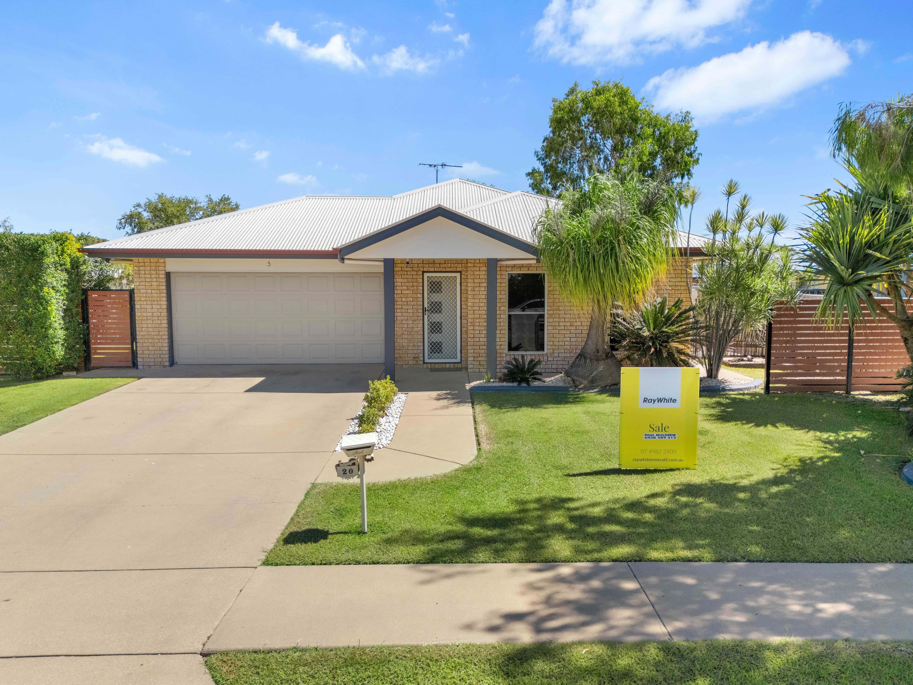 20 Mayfair Drive, Emerald QLD 4720, Emerald - Thumbnail 2