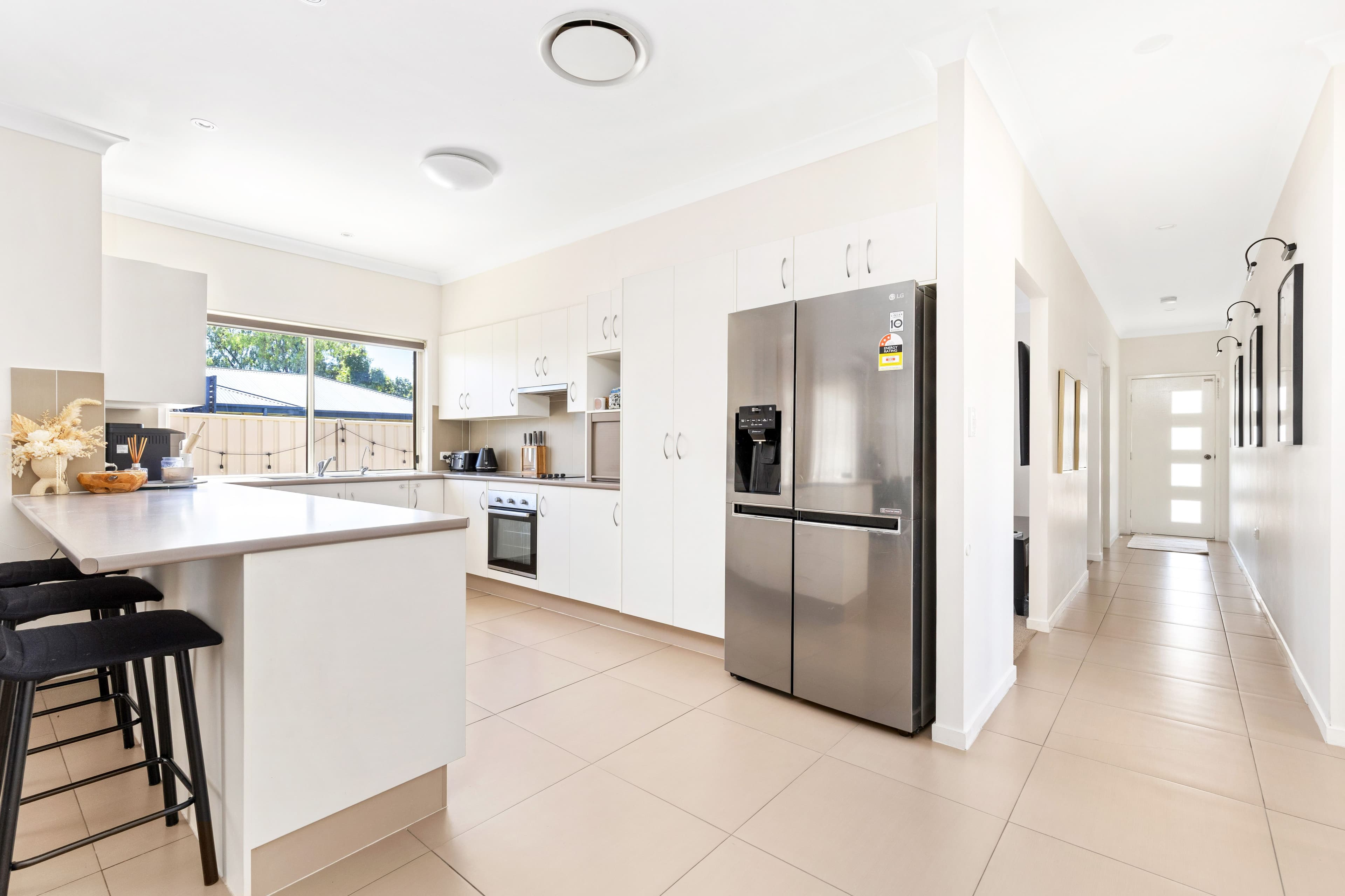 20 Mayfair Drive, Emerald QLD 4720, Emerald - Thumbnail 3