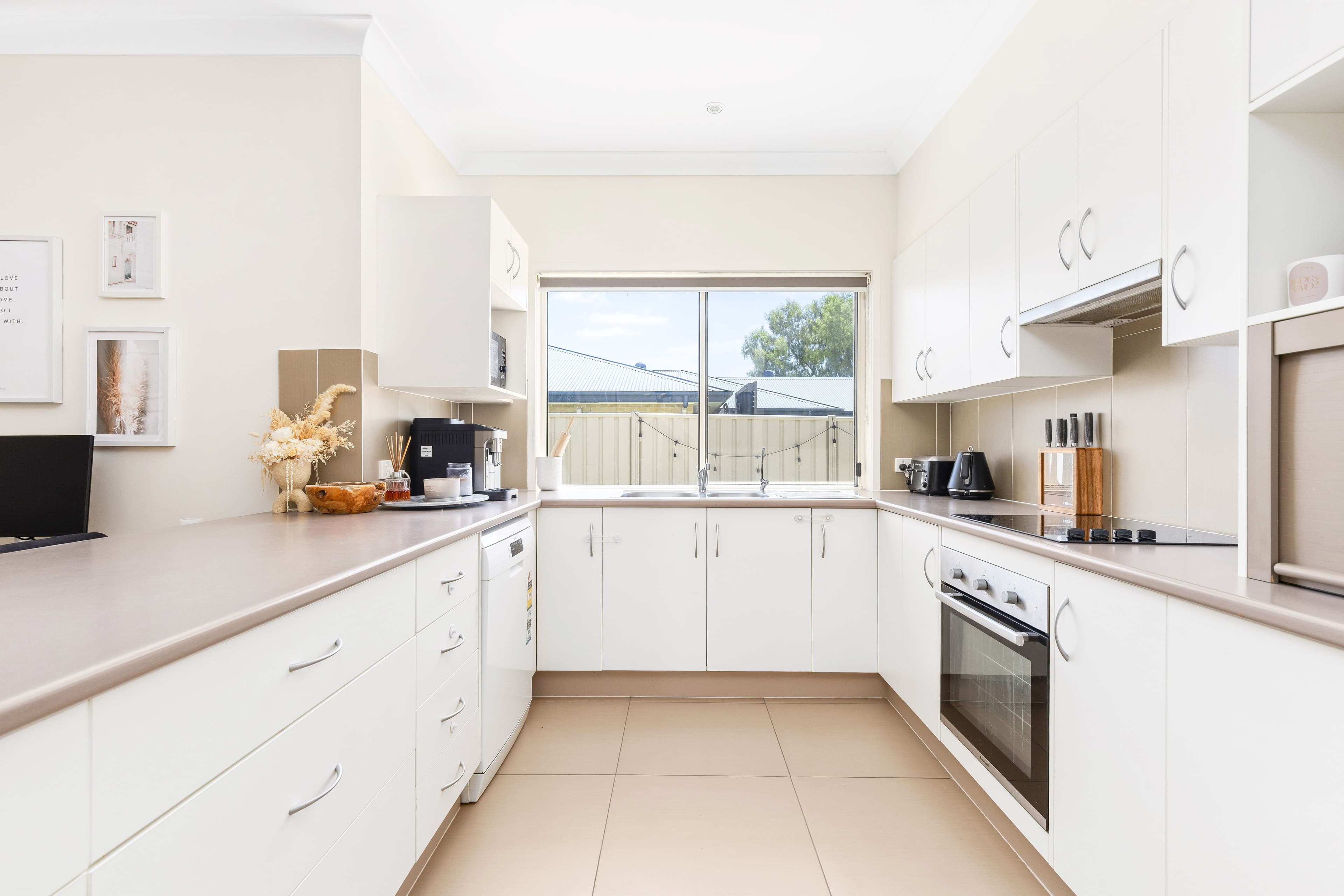 20 Mayfair Drive, Emerald QLD 4720, Emerald - Thumbnail 5