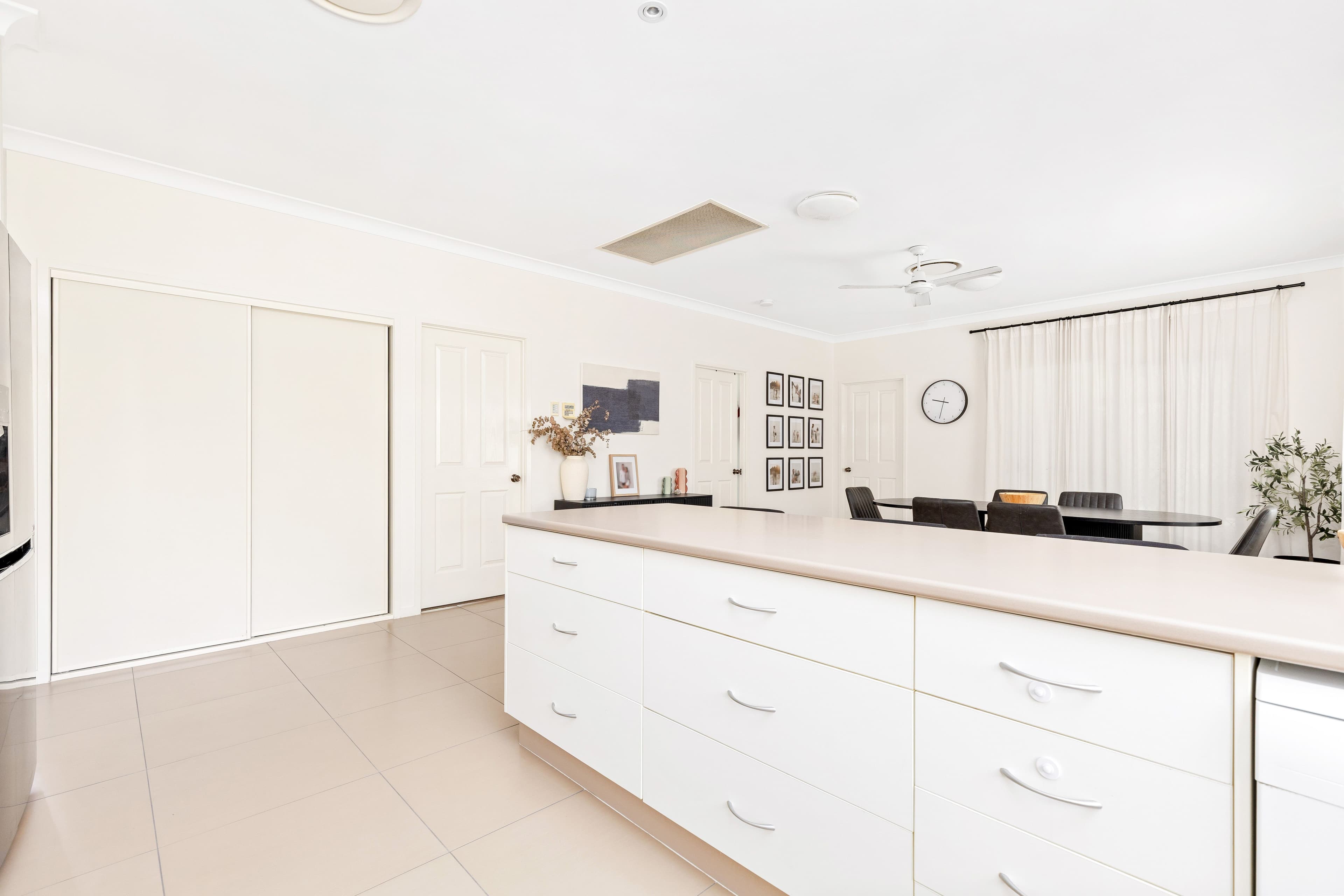 20 Mayfair Drive, Emerald QLD 4720, Emerald - Thumbnail 6