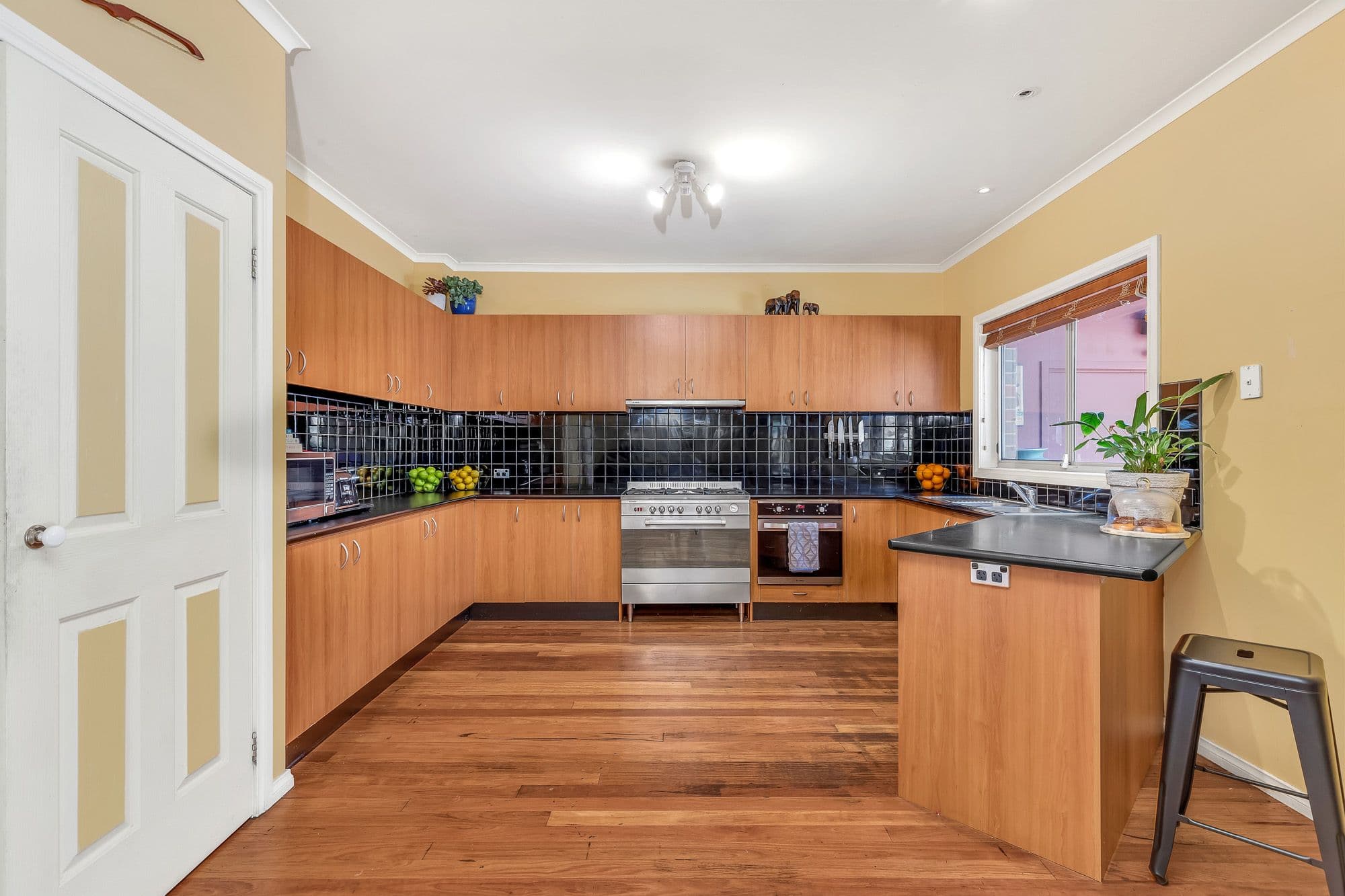 3 Wolsely Close, Werribee VIC 3030, Werribee - Thumbnail 3