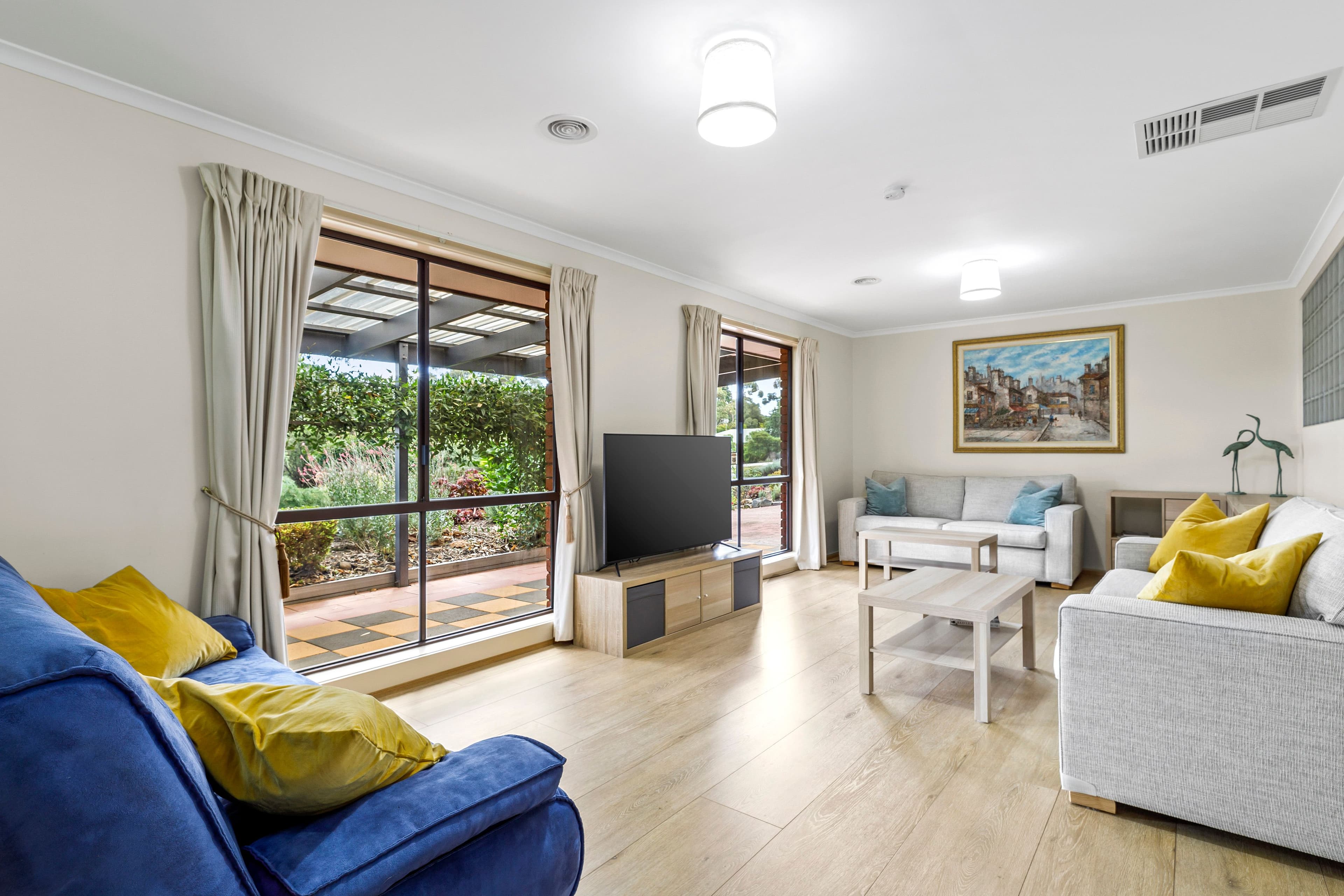 5 Louis Way, Sunbury VIC 3429, Sunbury - Thumbnail 2