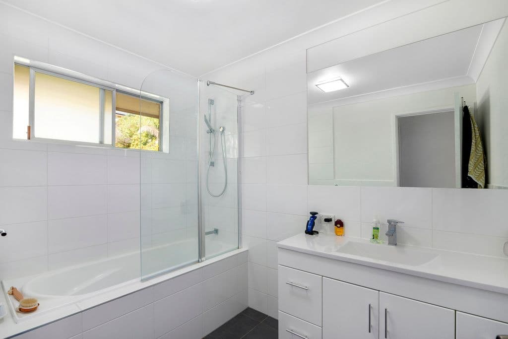 8 Mirreen Drive, Tugun QLD 4224, Tugun - Thumbnail 8