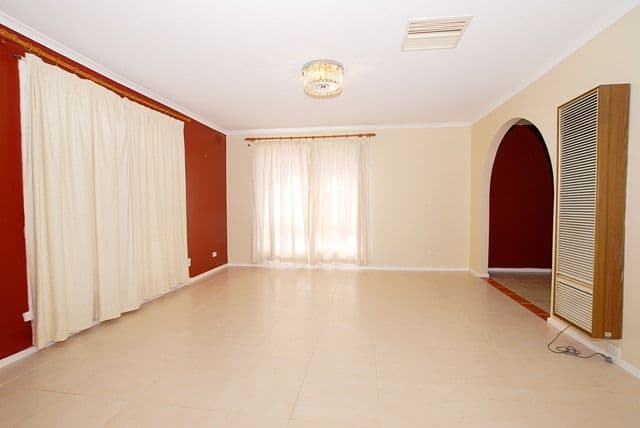 65 Cambridge Crescent, WERRIBEE VIC 3030, Werribee - Thumbnail 2