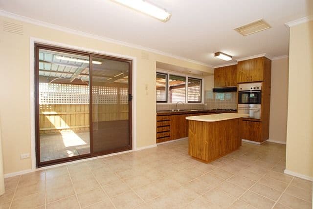 65 Cambridge Crescent, WERRIBEE VIC 3030, Werribee - Thumbnail 3