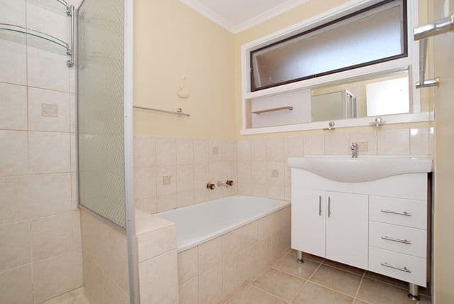 65 Cambridge Crescent, WERRIBEE VIC 3030, Werribee - Thumbnail 4
