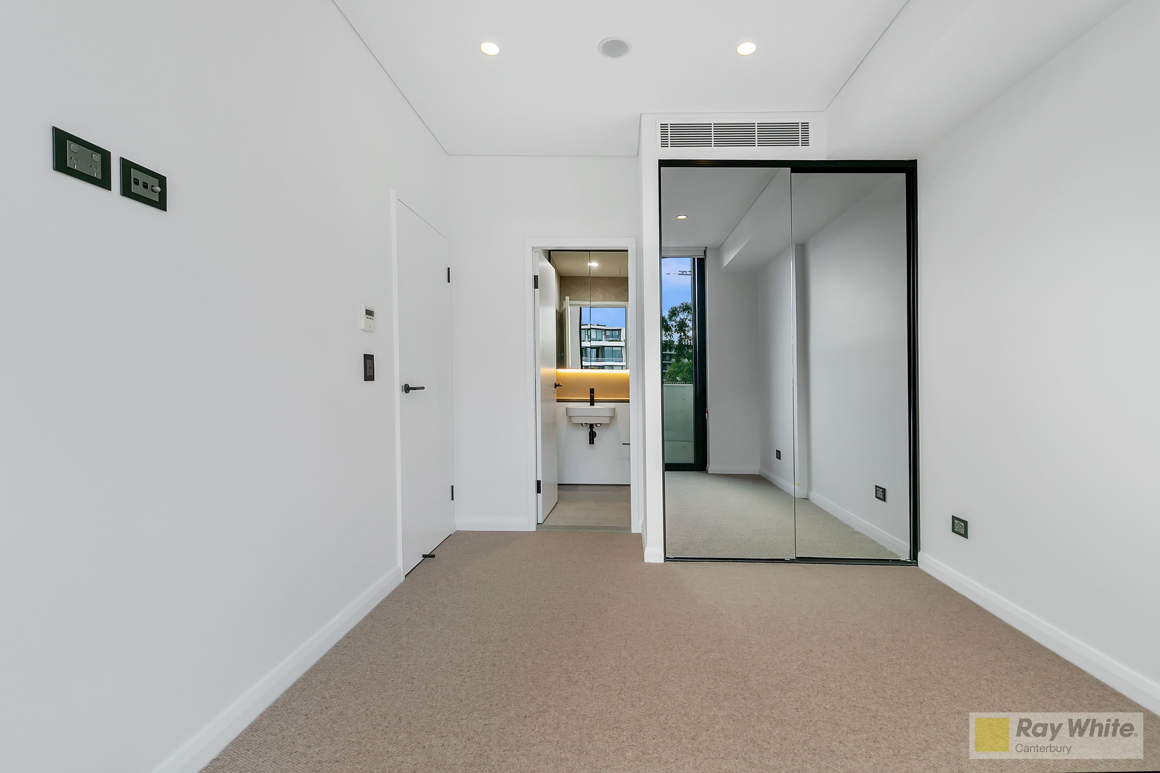 2 Higherdale Avenue, Miranda NSW 2228, Miranda - Thumbnail 3