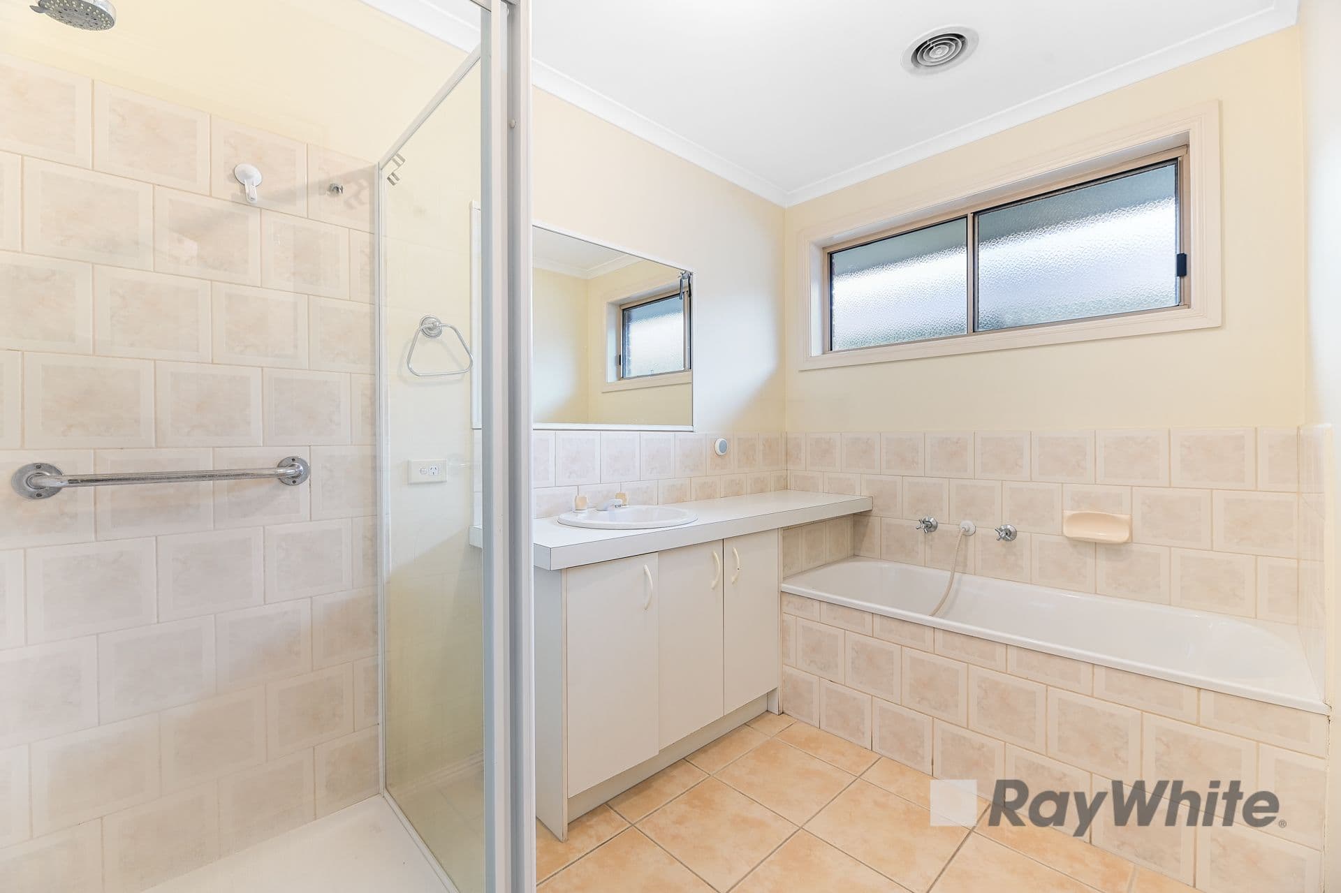 22 Sapphire Drive, Hampton Park VIC 3976, Hampton Park - Thumbnail 8