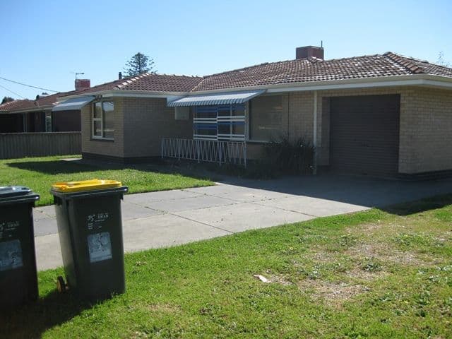 4 Taylor Crescent, MIDLAND WA 6056, Midland - Image 1