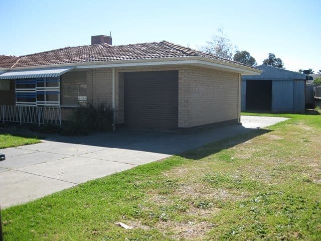 4 Taylor Crescent, MIDLAND WA 6056, Midland - Thumbnail 2