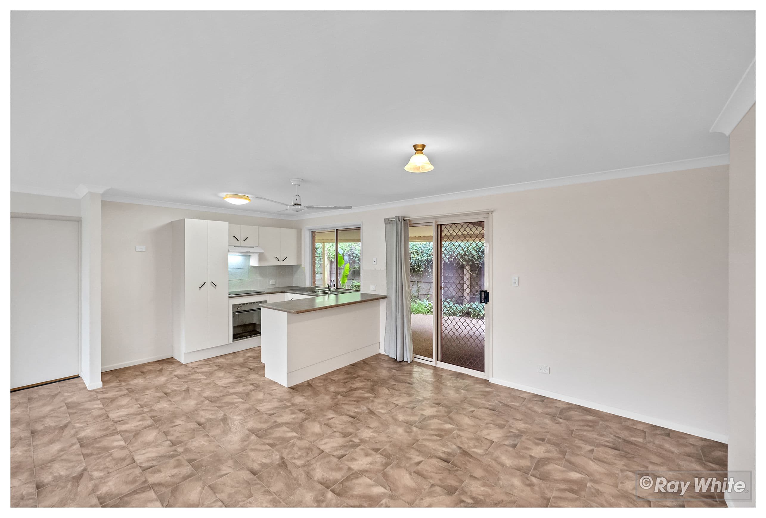 49 John Street, Emu Park QLD 4710, Emu Park - Thumbnail 3