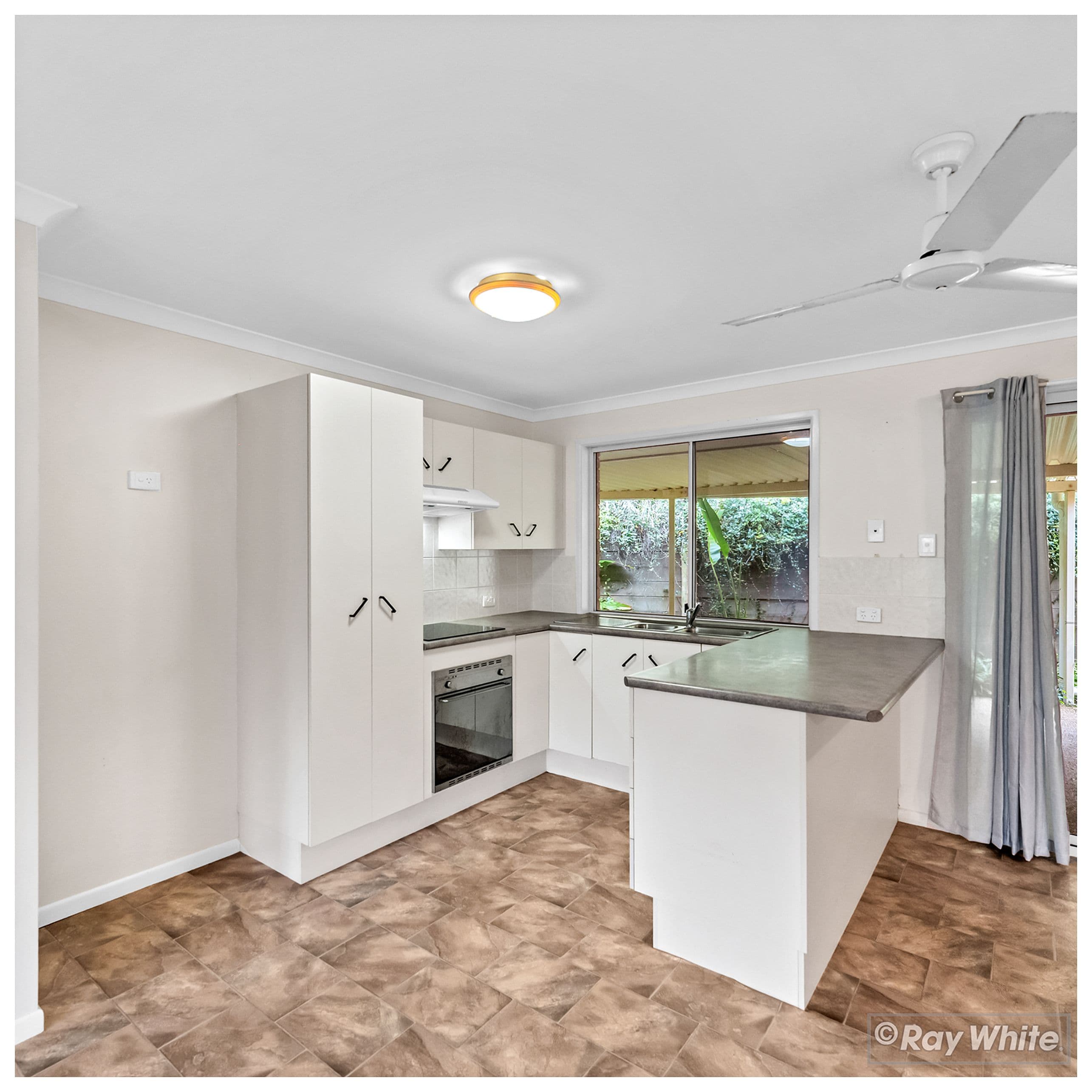 49 John Street, Emu Park QLD 4710, Emu Park - Thumbnail 4