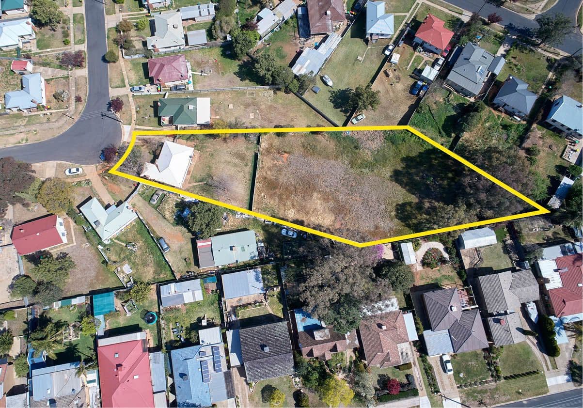 25 Phillip Avenue, Mount Austin - Image 1