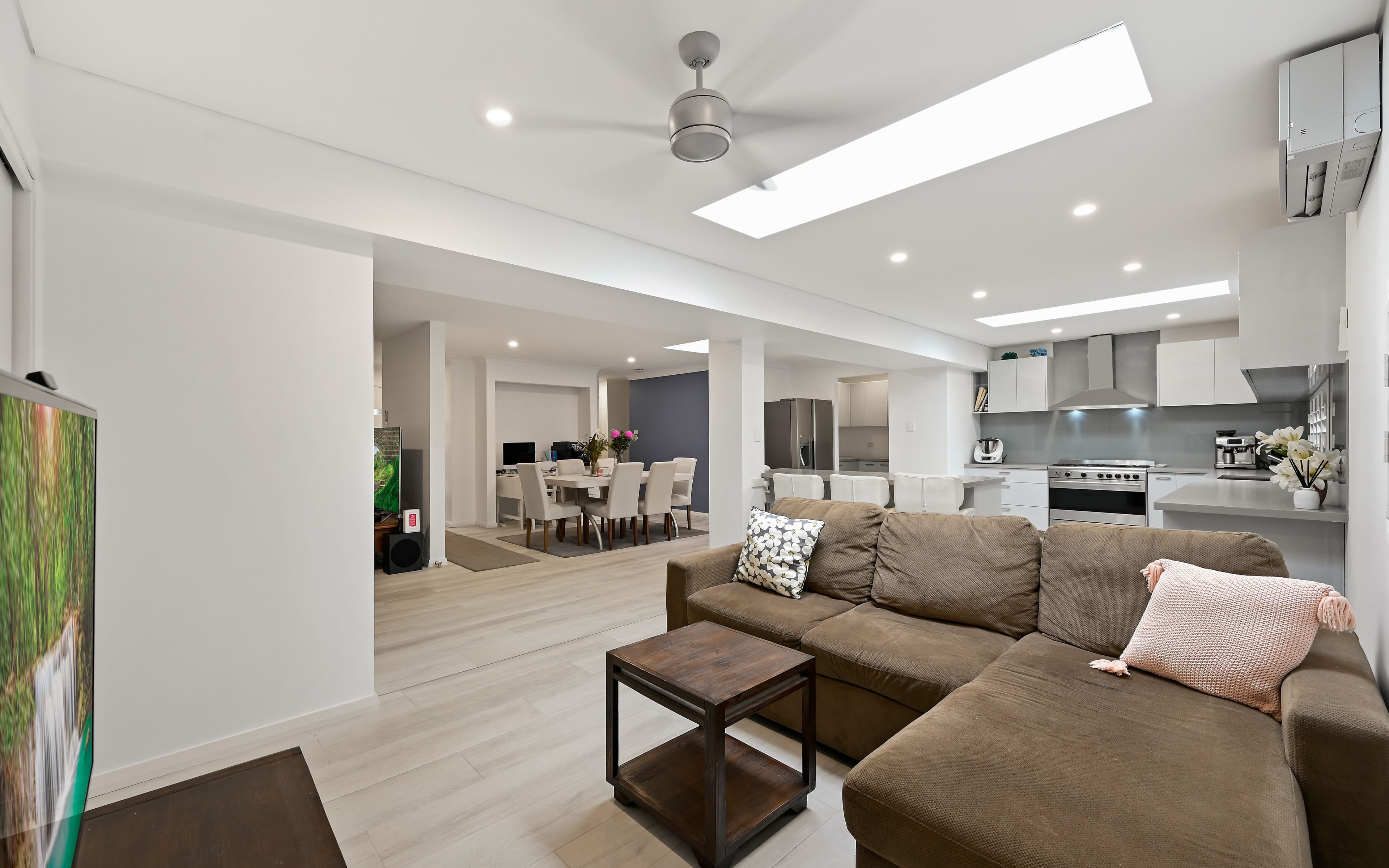 37 Fifth Avenue, Macquarie Fields NSW 2564, Macquarie Fields - Thumbnail 2