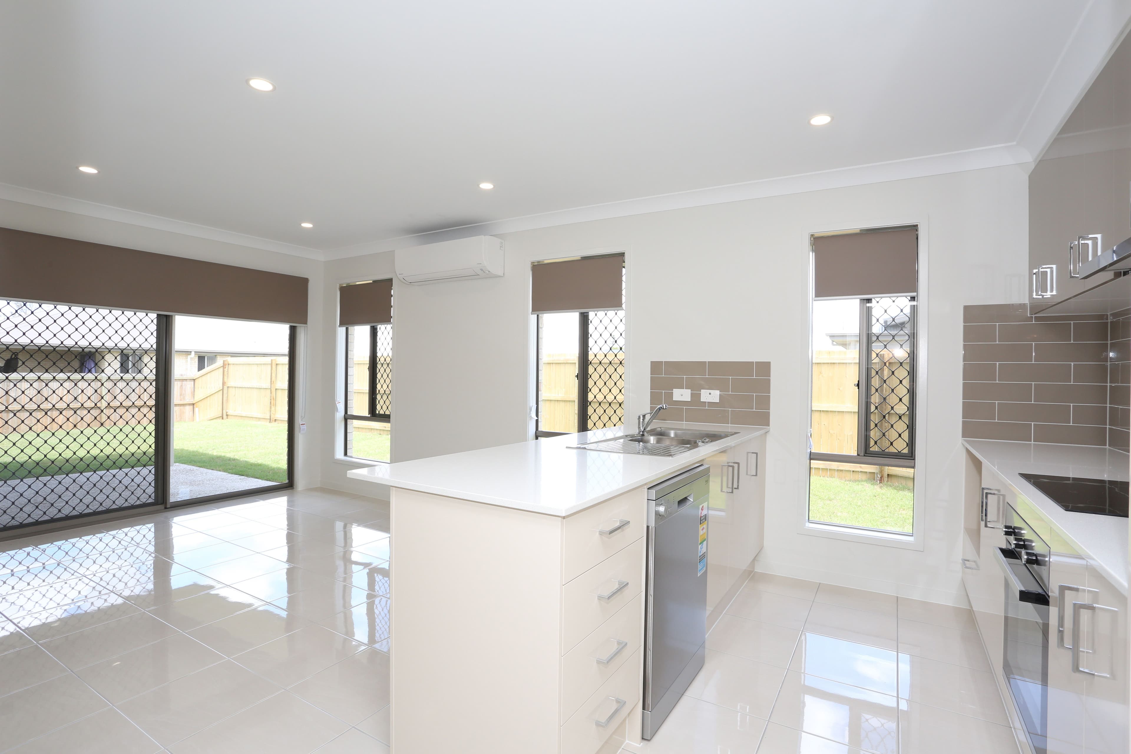 6 Headland Court, Ormeau QLD 4208, Ormeau - Thumbnail 2