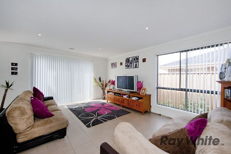 40 Hamish Drive, TARNEIT VIC 3029, Tarneit - Thumbnail 2
