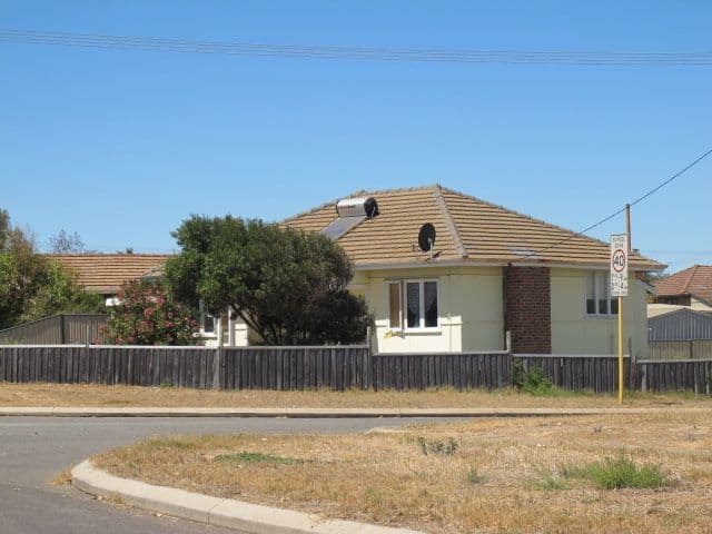 60 Whitfield Street, BEACHLANDS WA 6530, Beachlands - Thumbnail 2