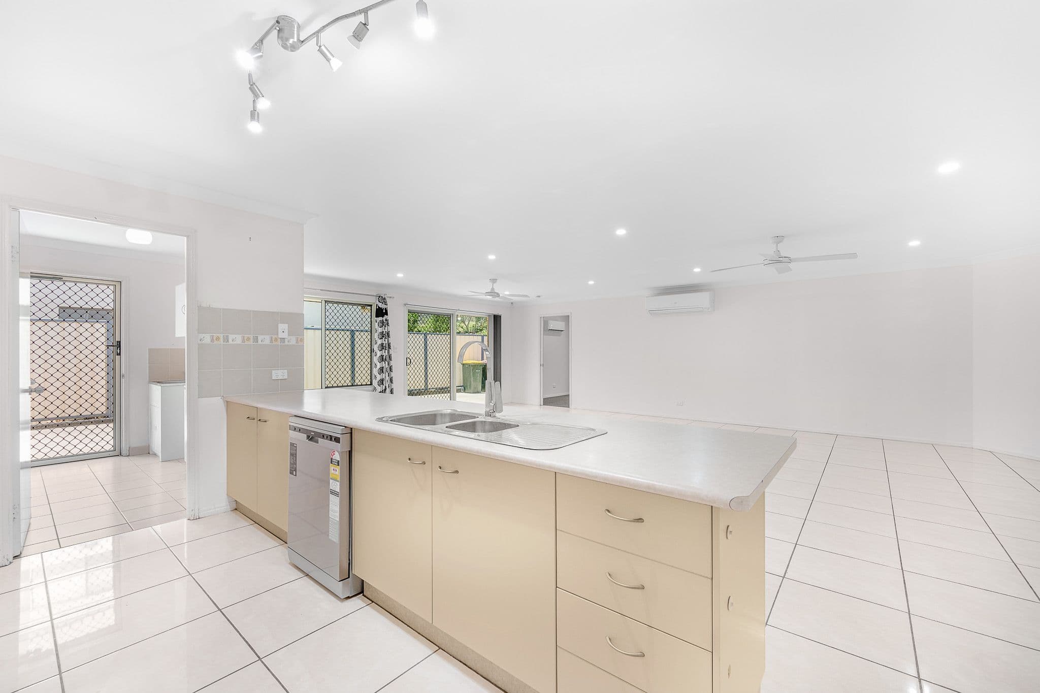 53 Sharyn Drive, New Auckland QLD 4680, New Auckland - Thumbnail 2