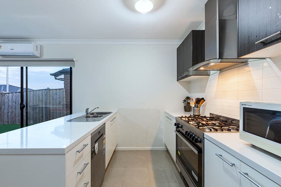 72 Hammersmith Road, Wyndham Vale VIC 3024, Wyndham Vale - Thumbnail 4