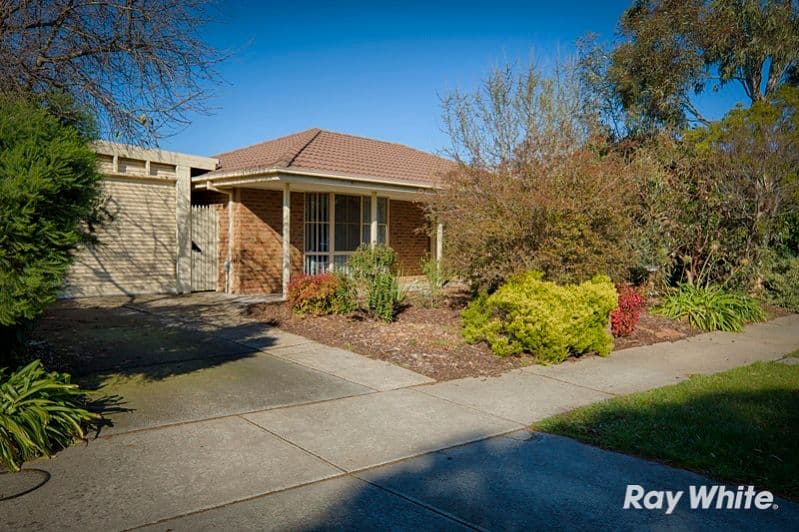 28 Simon Drive, PAKENHAM VIC 3810, Pakenham - Thumbnail 2