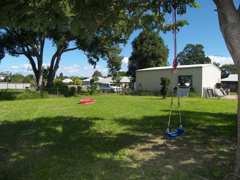 4 Dunsinane Street, BEAUDESERT QLD 4285, Beaudesert - Thumbnail 2