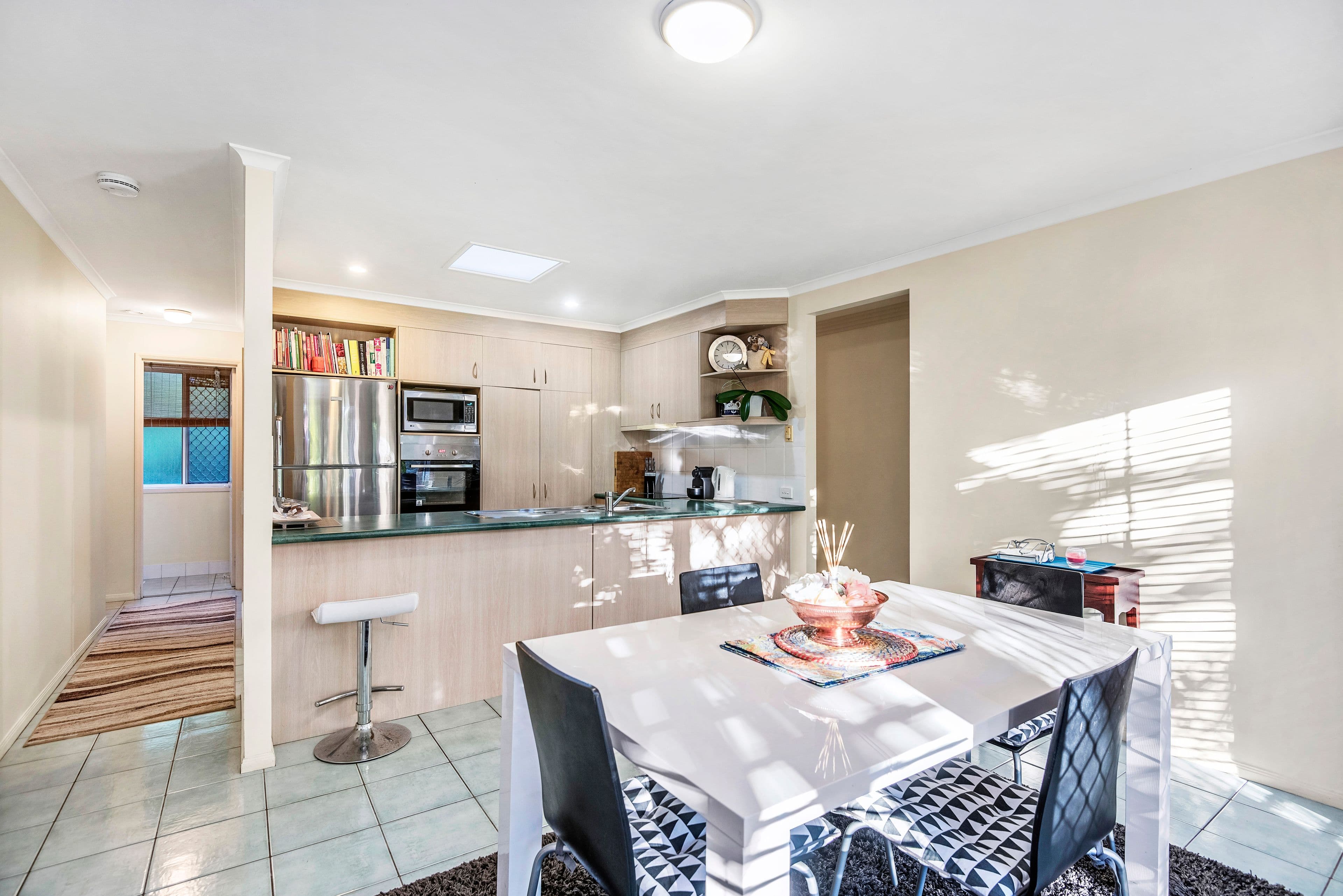 2 Barlee Court, Elanora QLD 4221, Elanora - Thumbnail 3