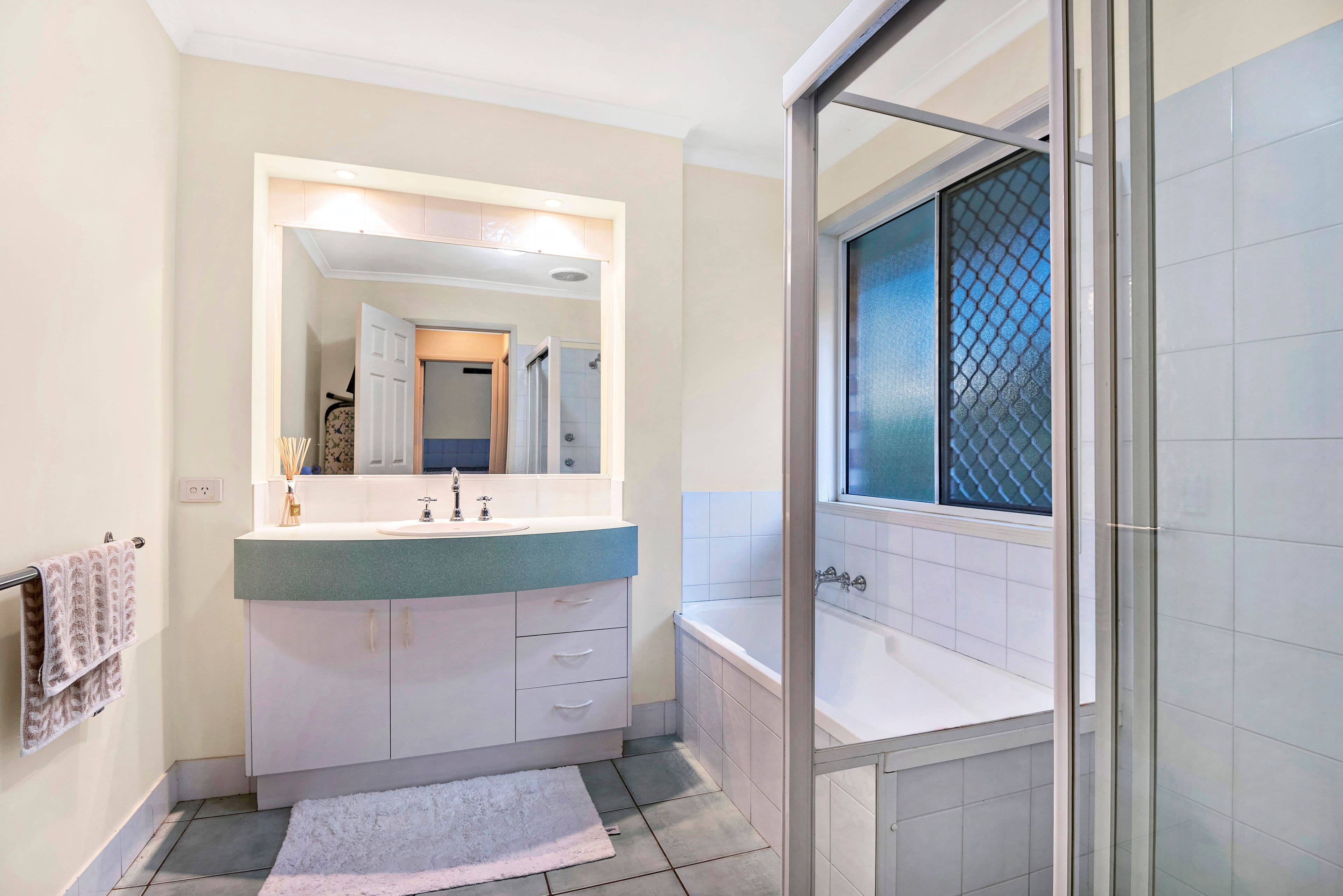 2 Barlee Court, Elanora QLD 4221, Elanora - Thumbnail 4