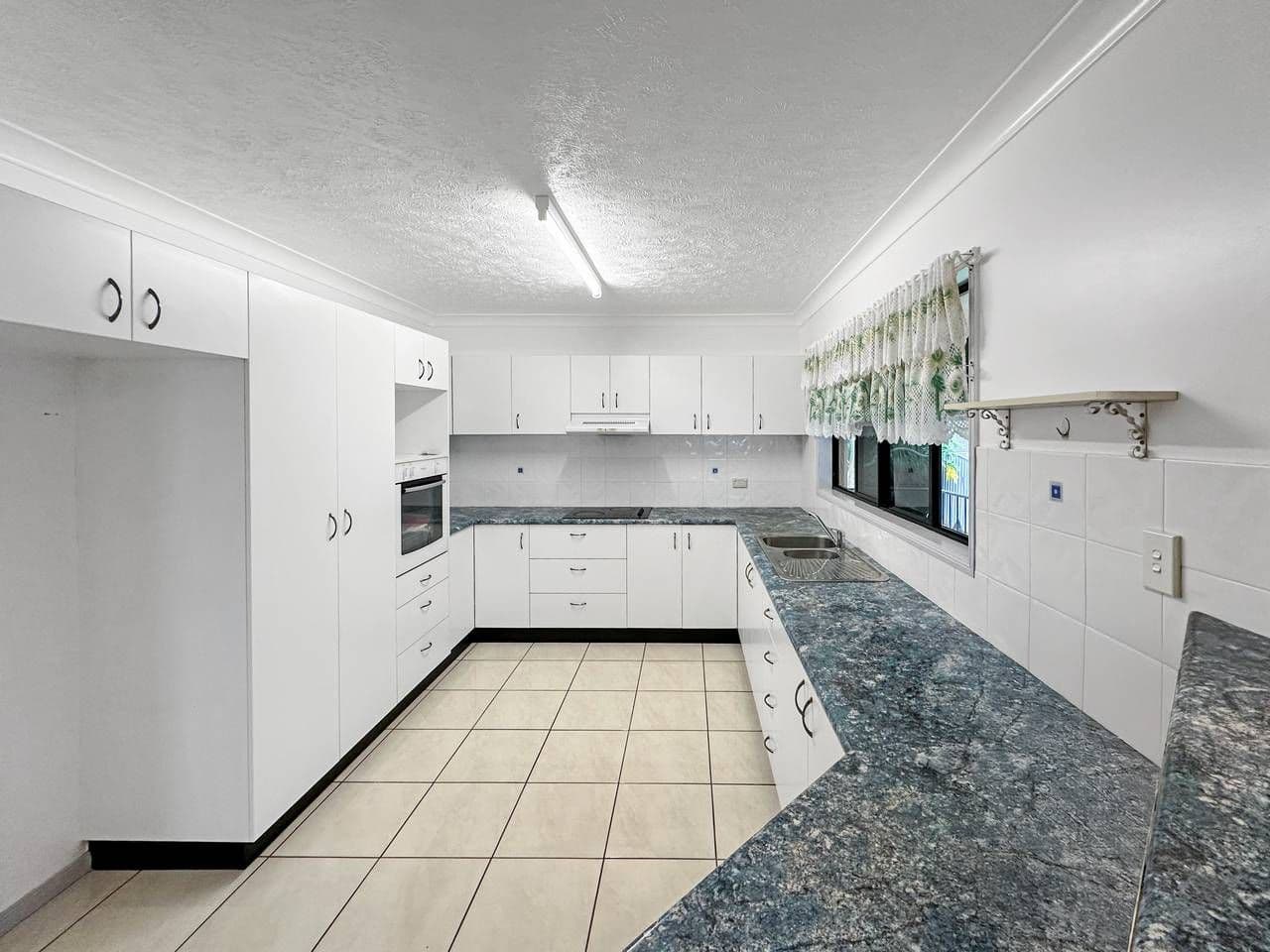 7 Waller Street, Atherton QLD 4883, Atherton - Thumbnail 2