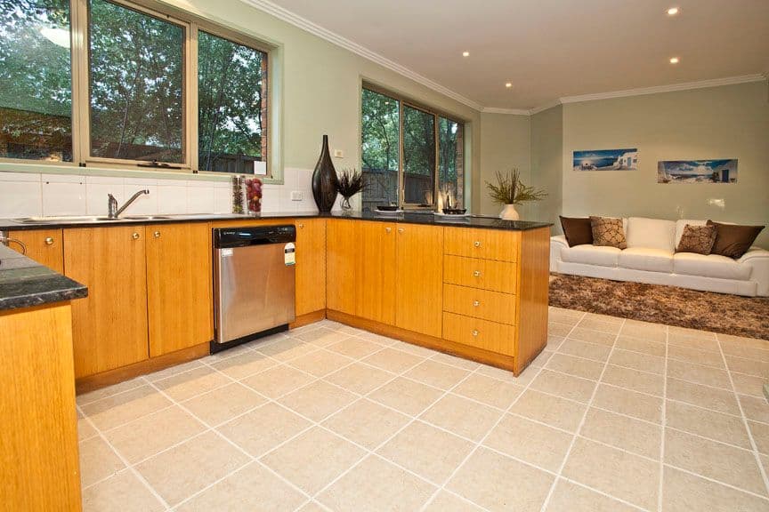 8 Lakeview Court, GLEN WAVERLEY VIC 3150, Glen Waverley - Thumbnail 2