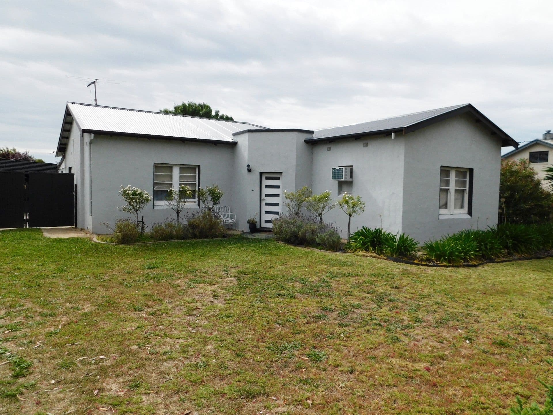 10 Haynes Street, Bordertown SA 5268, Bordertown - Image 1
