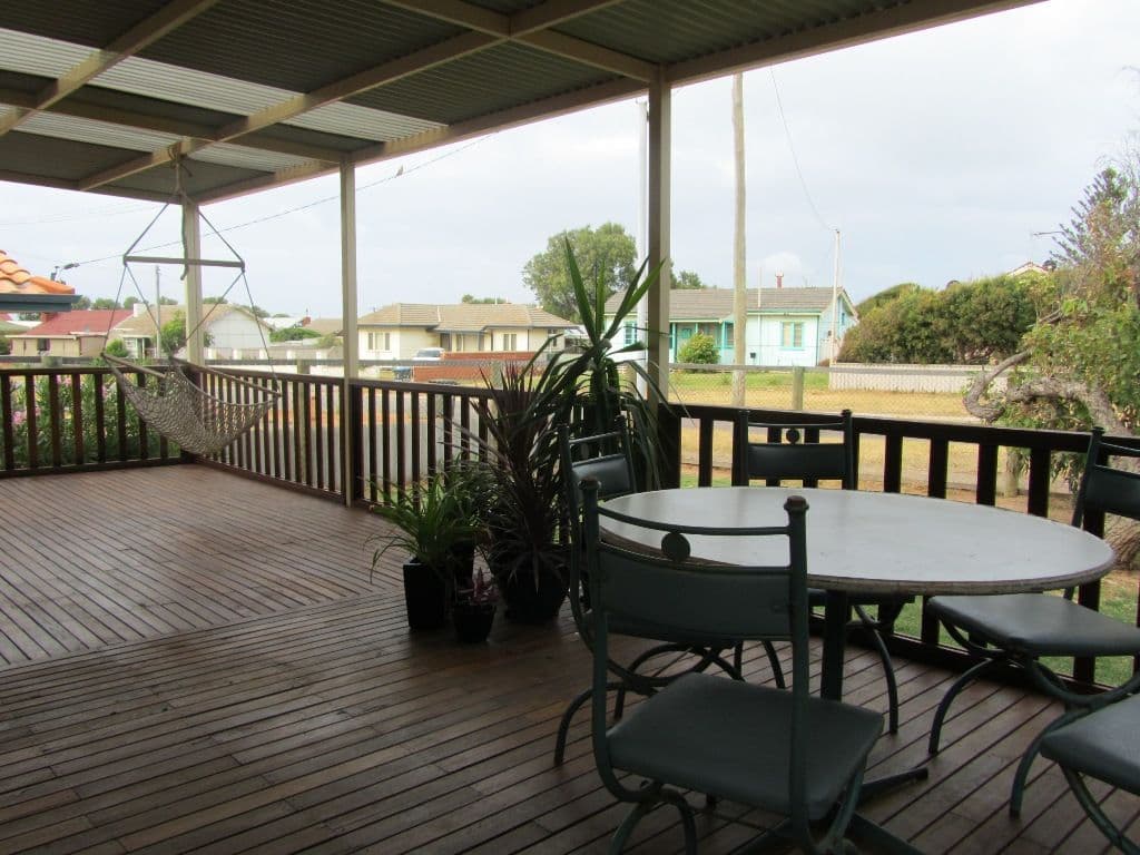 8 Whitfield Street, BEACHLANDS WA 6530, Beachlands - Thumbnail 4