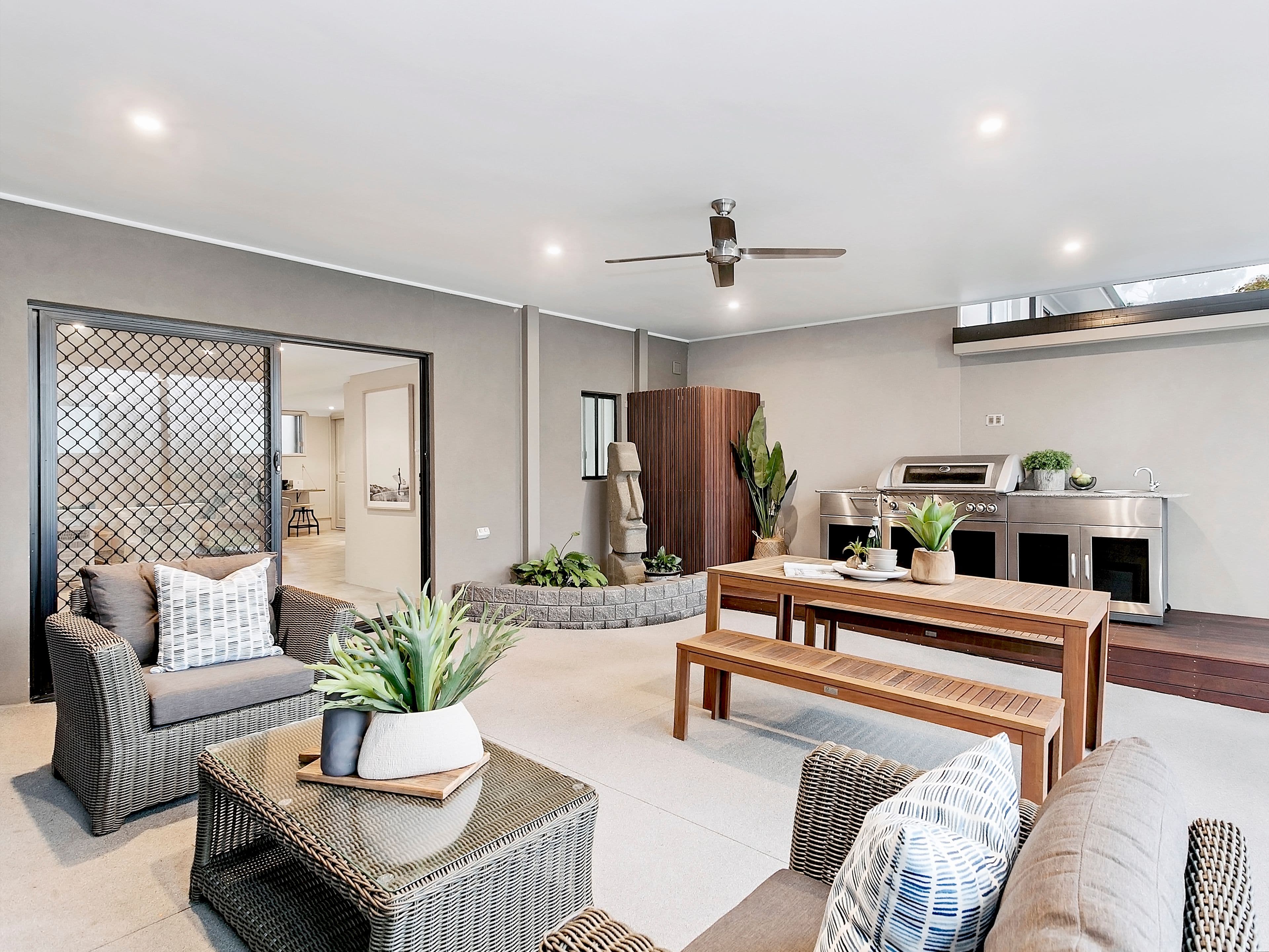 7 Stonehaven Road, Stanwell Tops - Thumbnail 2