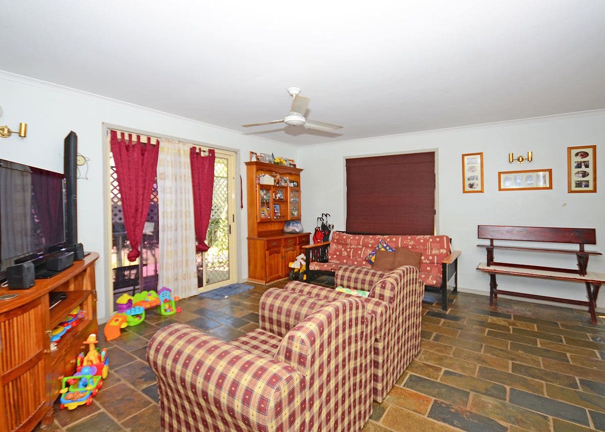 15 Debra Court, URANGAN QLD 4655, Urangan - Thumbnail 8