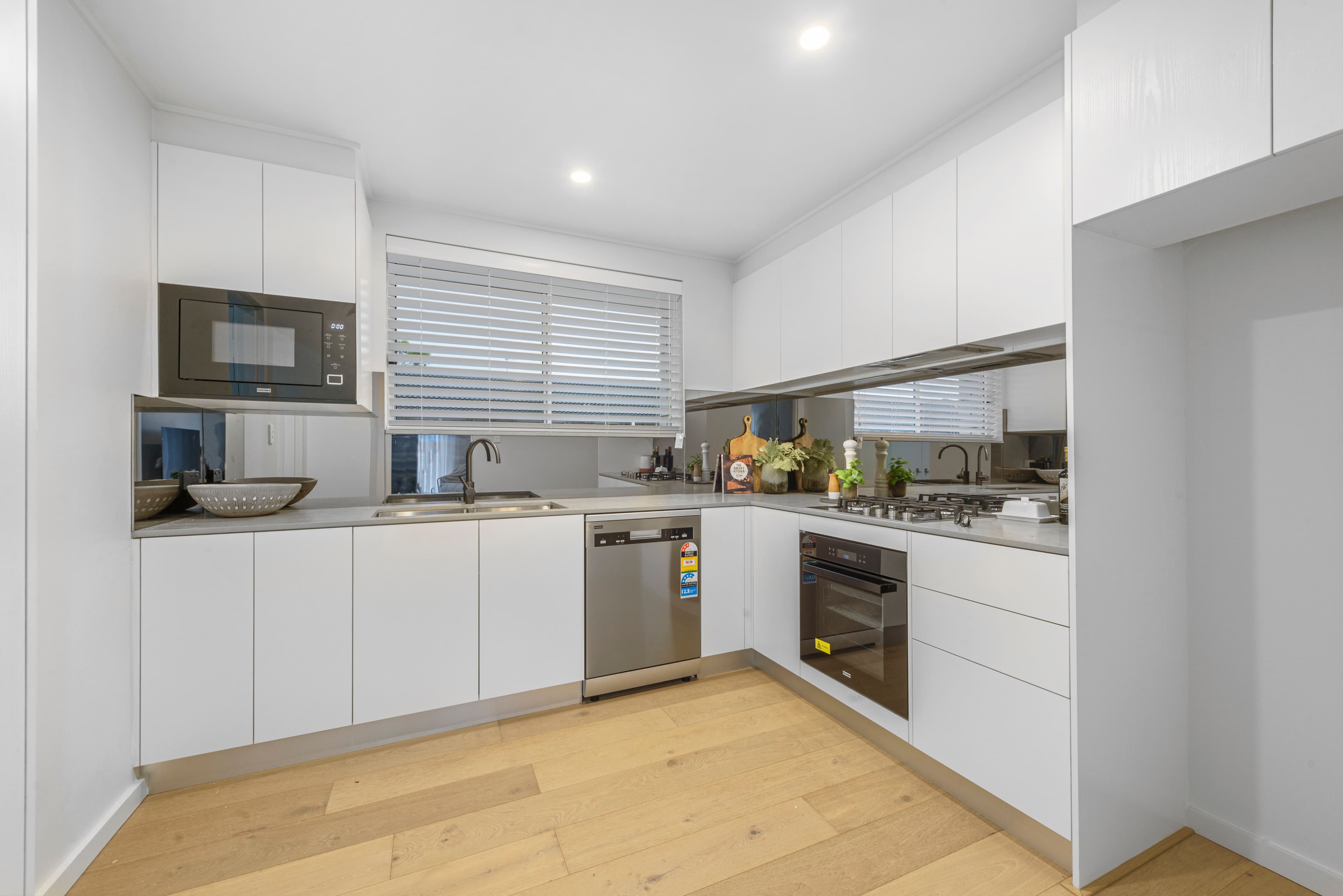 10 Henrietta Street, Waverley NSW 2024, Waverley - Thumbnail 3